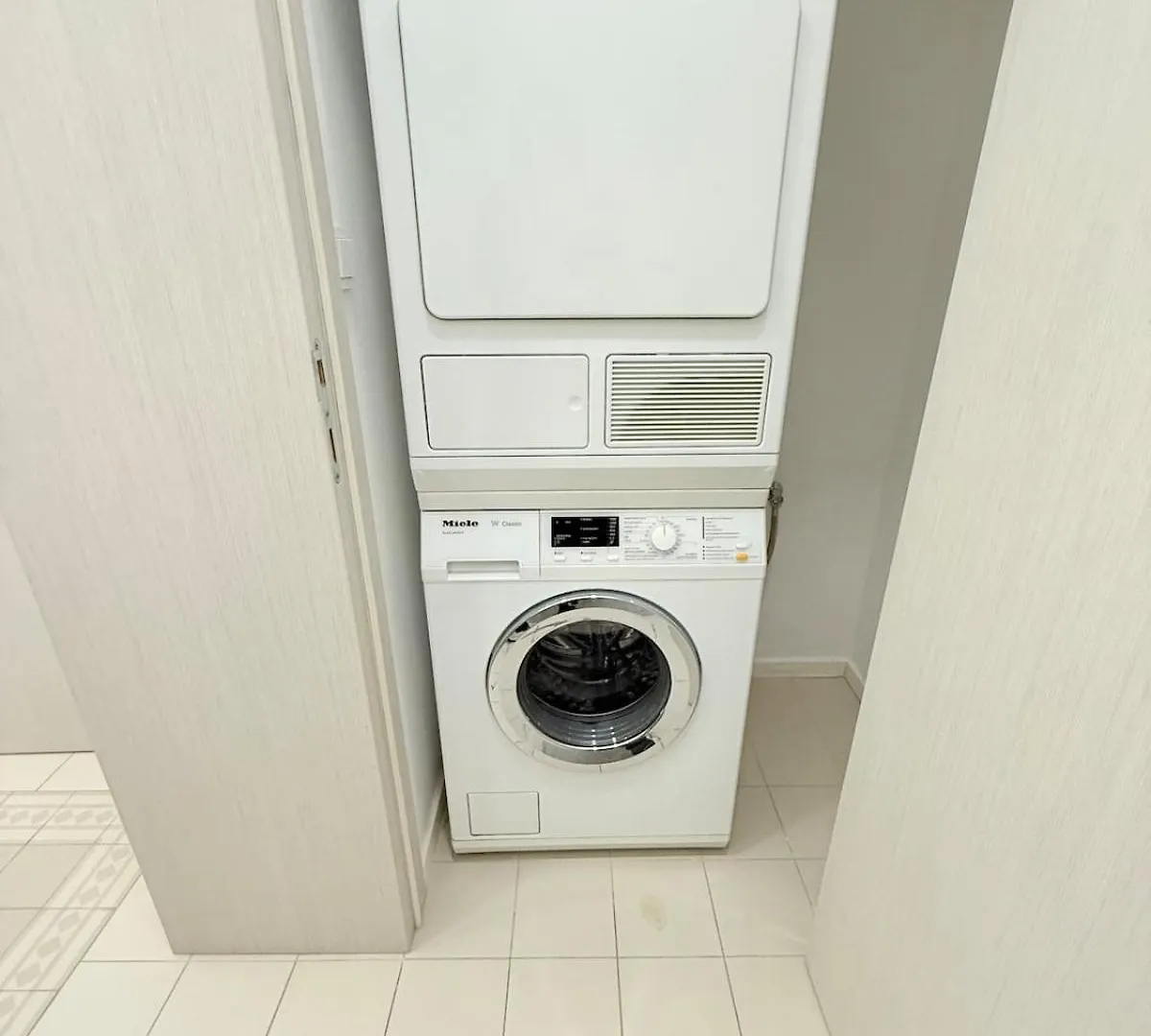 Apartment Riverside N22 Prague