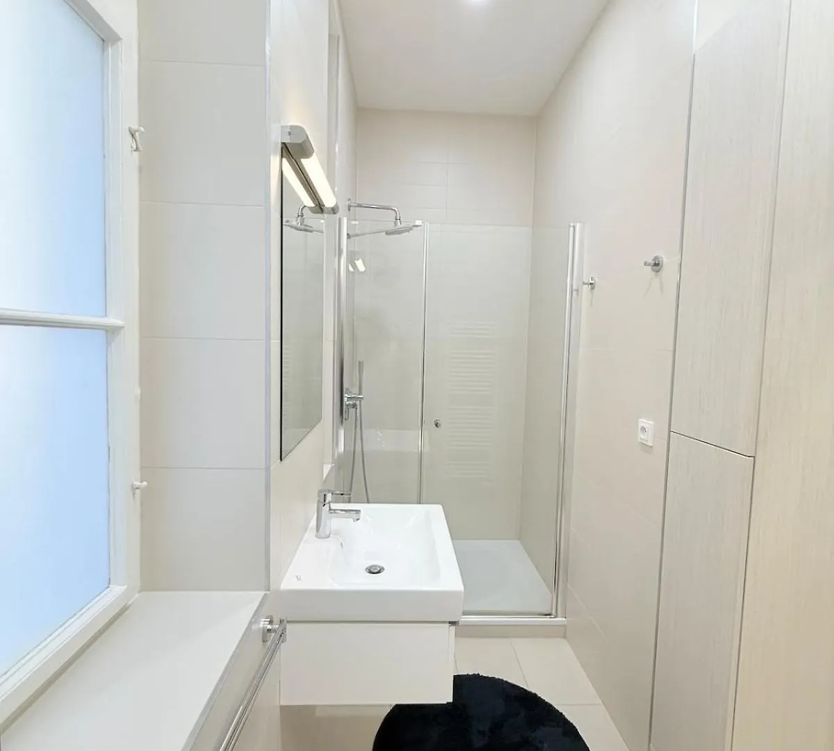 Riverside N22 Prague Apartment