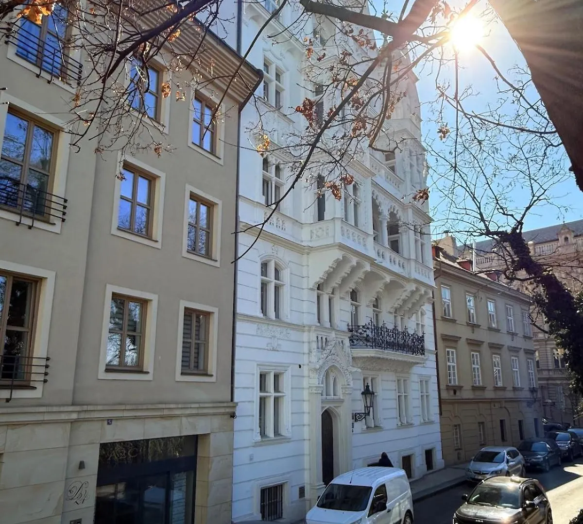 Riverside N22 Prague 0*,