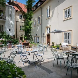 Monastery Garden Hotell