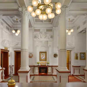 Boutique Seven Days Hotell