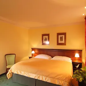 Ea Jeleni Dvur Castle Hotell
