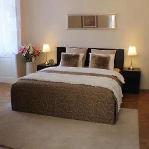 Apartament Royal Celakovskeho Sady, Praga